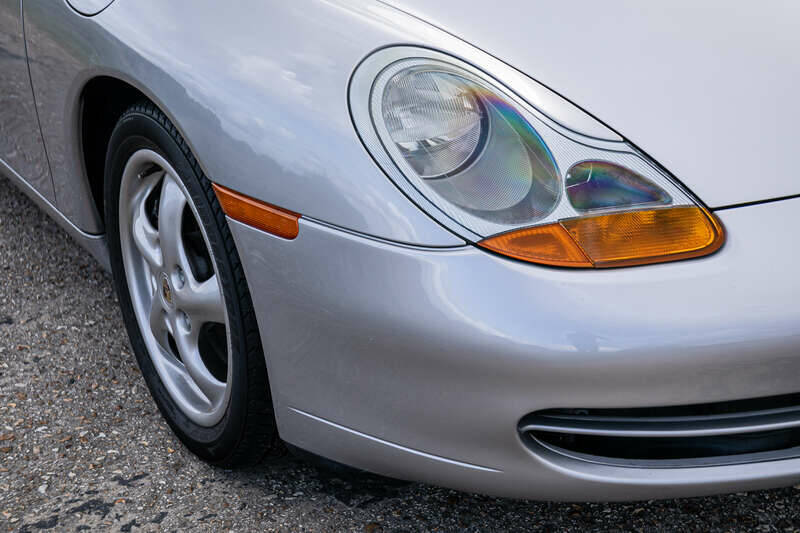 Immagine 16/39 di Porsche 911 Carrera (1998)