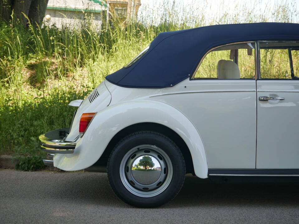 Image 13/45 de Volkswagen Coccinelle 1303 LS (1978)