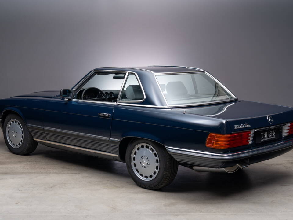 Image 5/24 of Mercedes-Benz 500 SL (1983)
