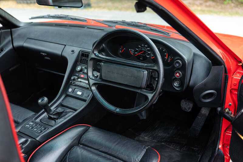 Image 2/50 of Porsche 928 S (1986)