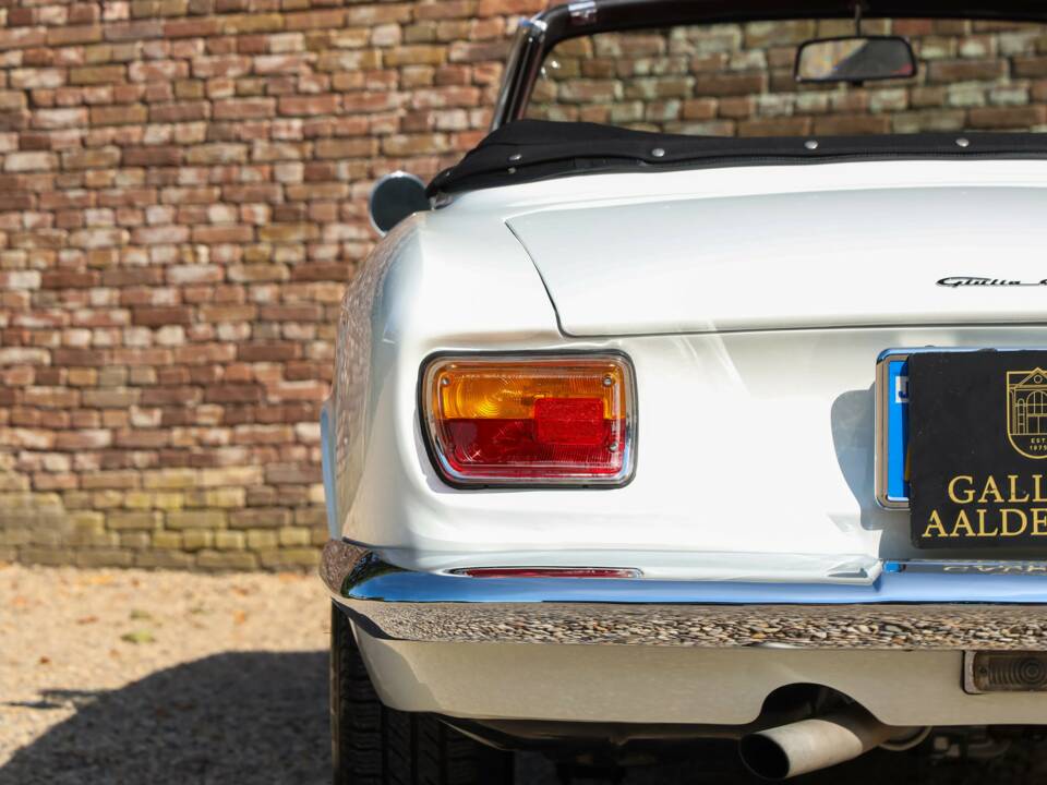 Image 39/50 of Alfa Romeo Giulia 1600 GTC (1966)