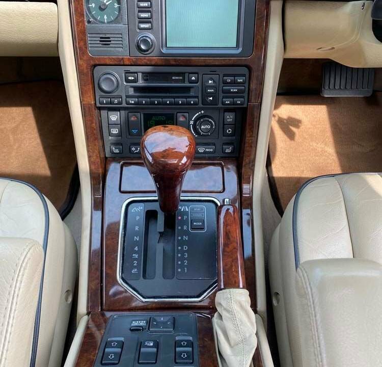 Image 47/50 de Land Rover Range Rover 4.6 Vogue (2001)
