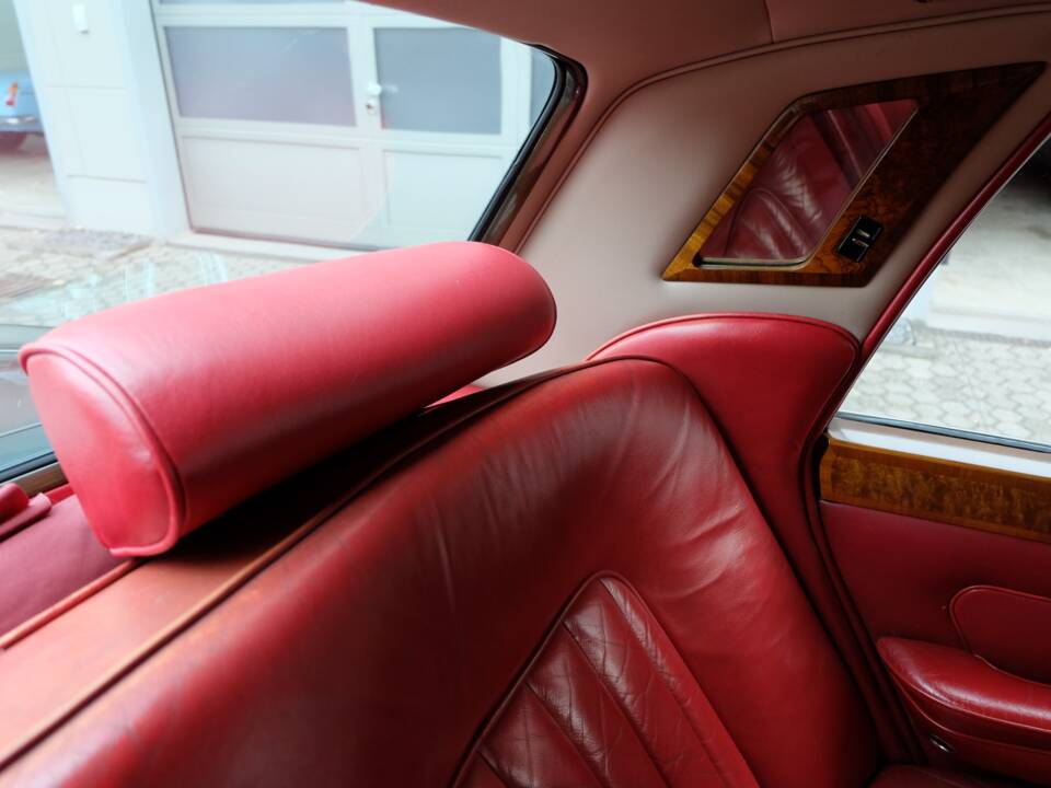 Image 45/48 of Bentley T 1 (1967)