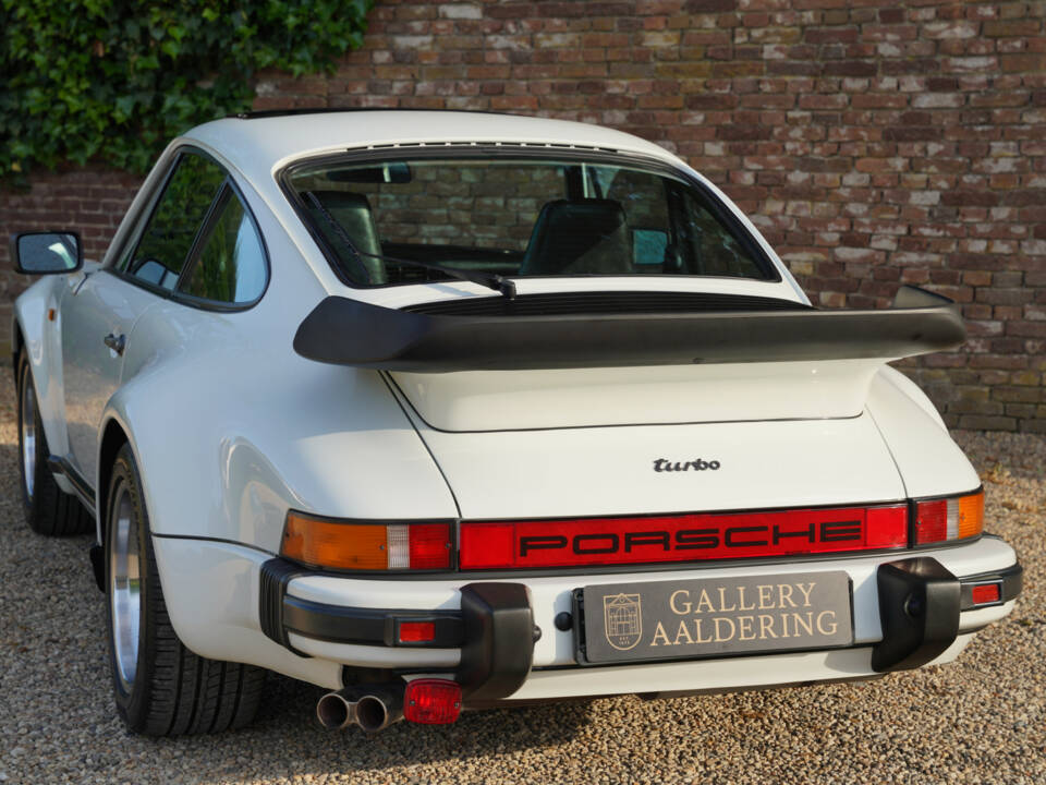 Image 13/50 of Porsche 911 Turbo 3.3 (1986)