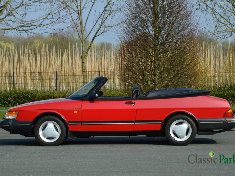 Bild 2/50 von Saab 900 2.0i 16V (1993)