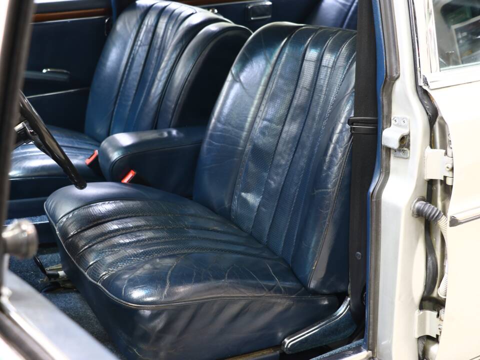 Imagen 26/38 de Mercedes-Benz 300 SEL 3.5 (1970)