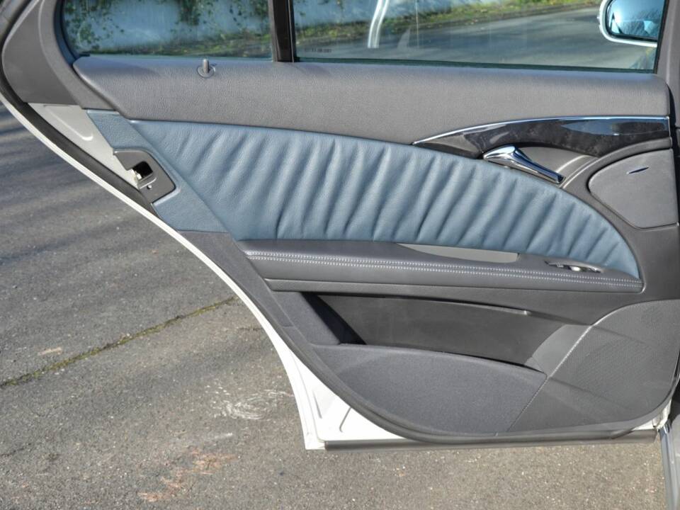 Imagen 9/100 de Mercedes-Benz E 55 AMG (2003)