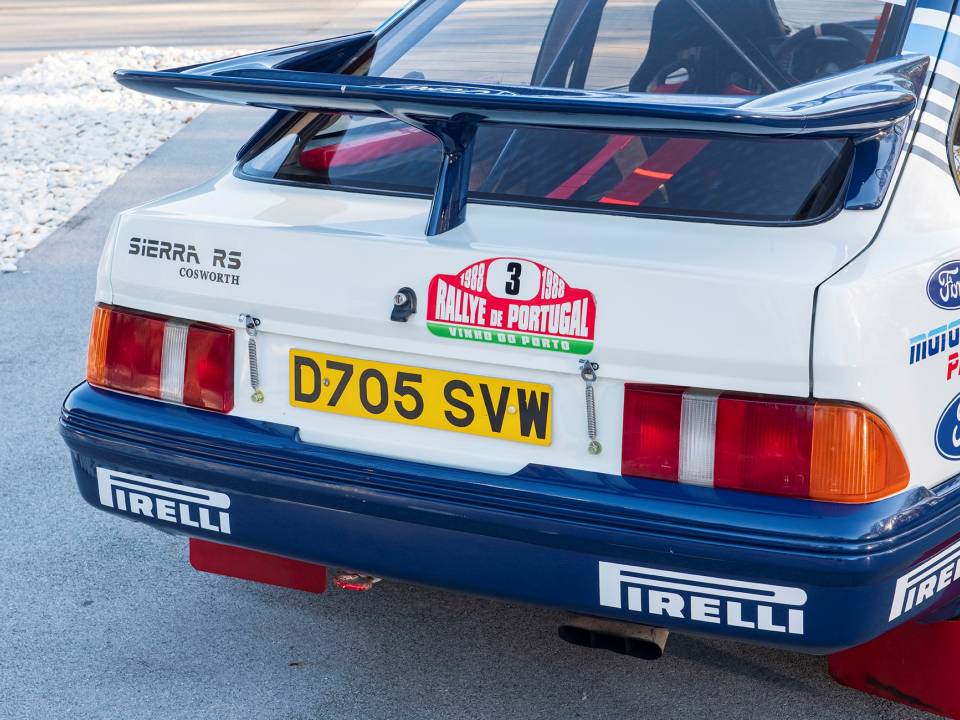 Image 47/50 of Ford Sierra RS Cosworth (1988)