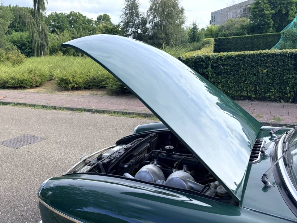 Afbeelding 12/22 van MG MGB (1976)