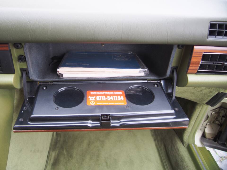 Image 22/34 of Mercedes-Benz 380 SE (1980)