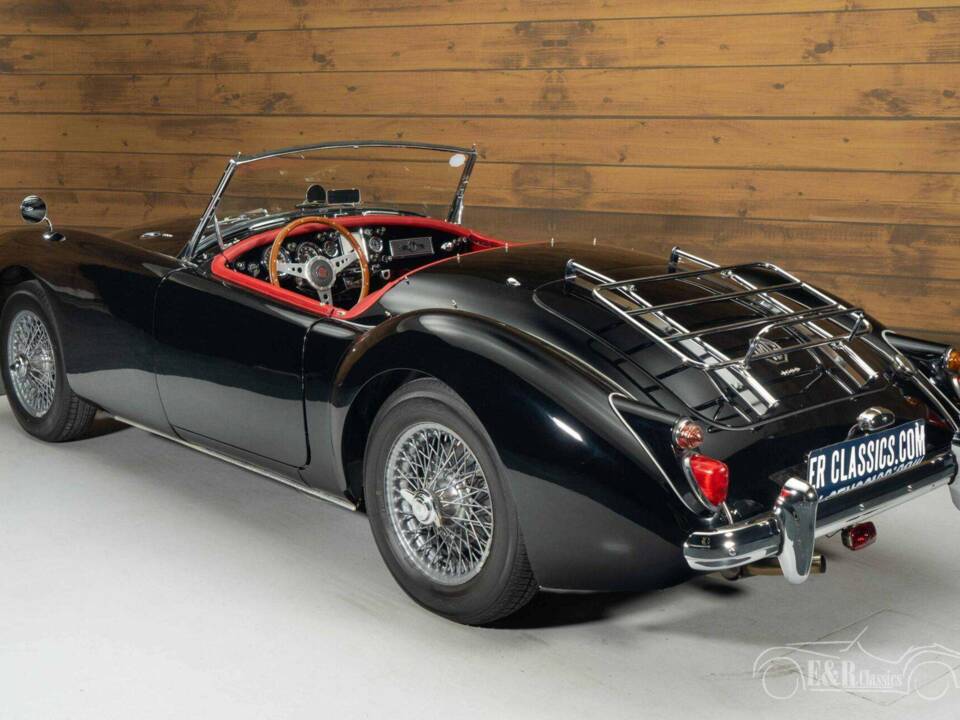 Immagine 11/19 di MG MGA 1600 (1961)