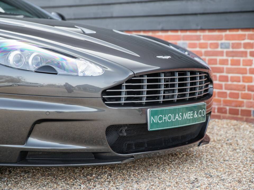 Image 17/50 of Aston Martin DBS (2011)