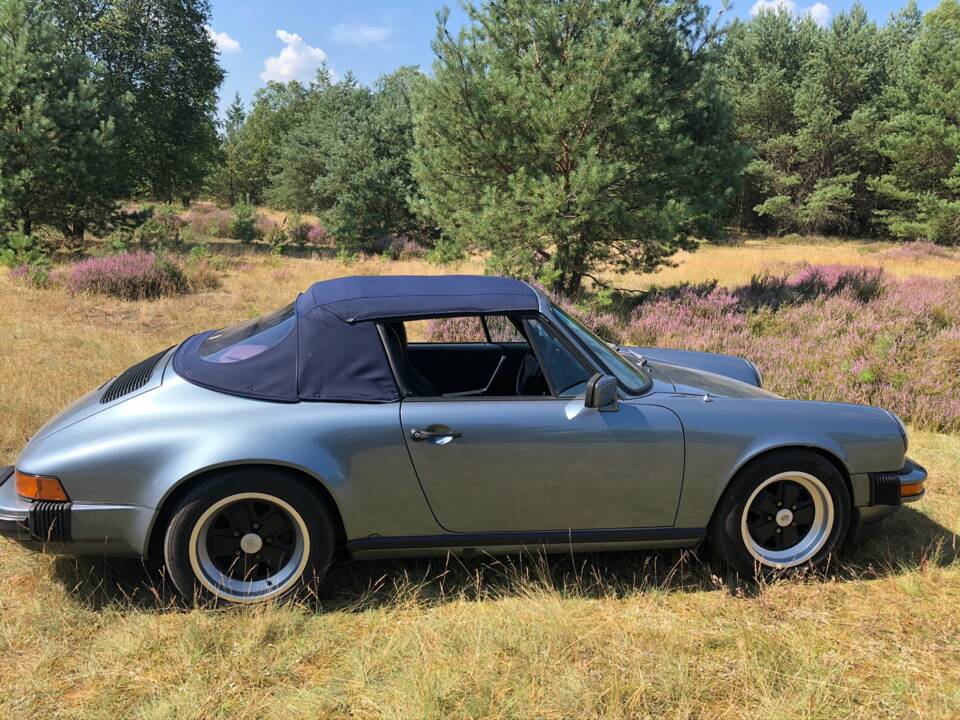 Image 4/50 of Porsche 911 Carrera 3.2 (1984)