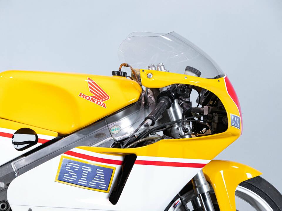 Bild 33/50 von Honda DUMMY (1992)