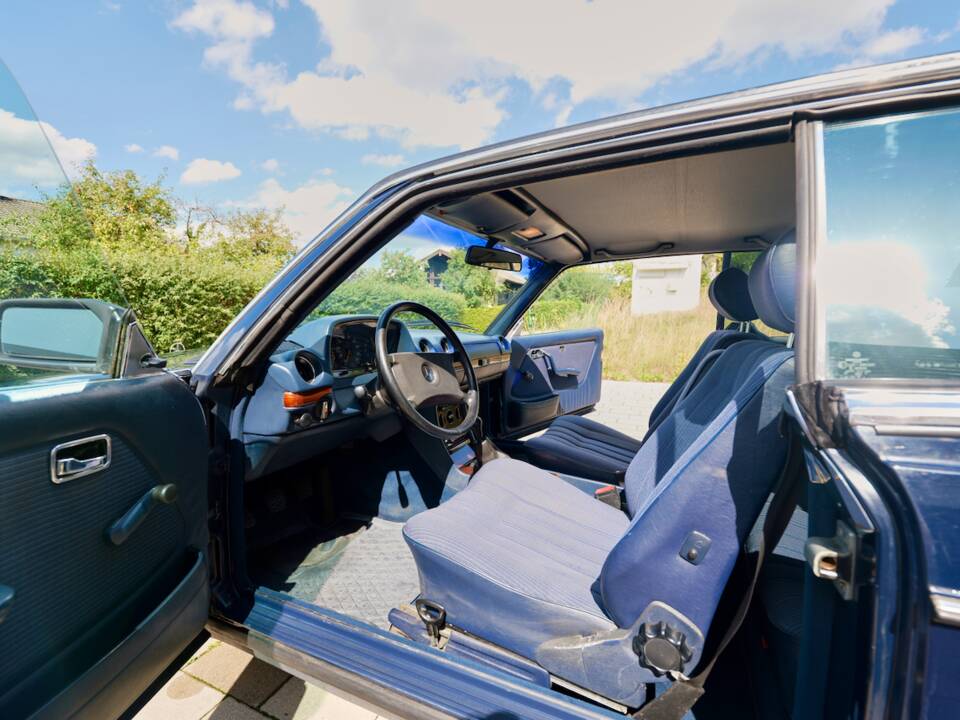 Bild 65/99 von Mercedes-Benz 230 CE (1983)