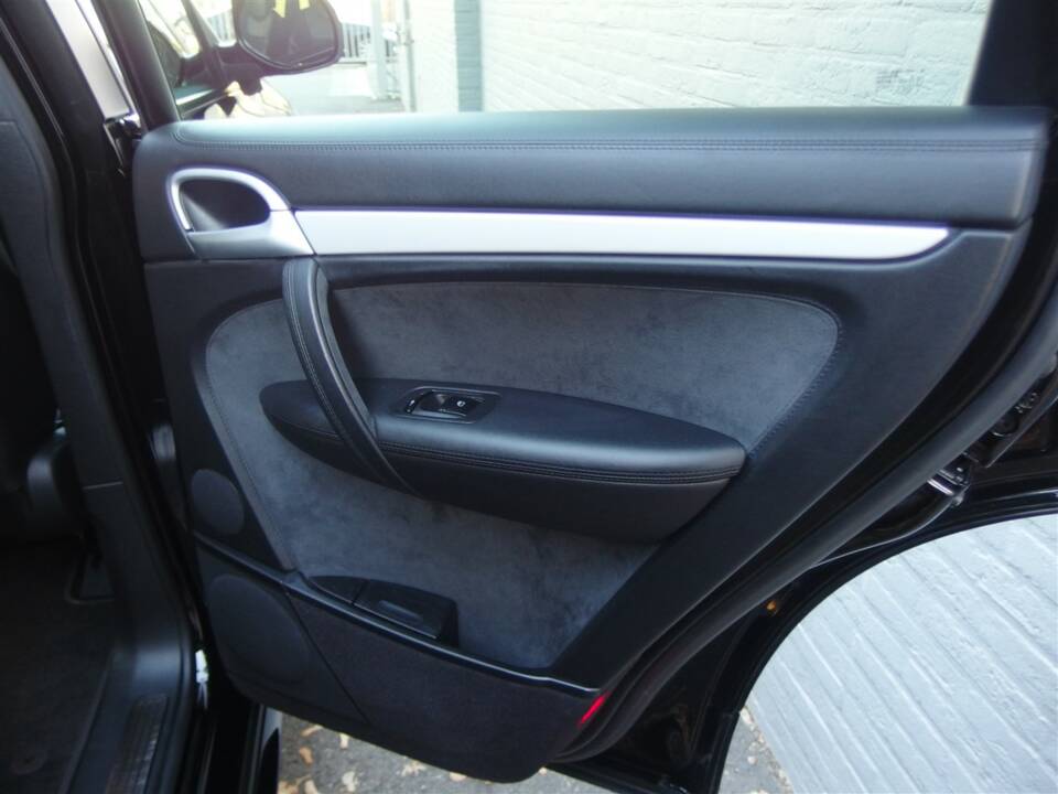 Image 78/100 de Porsche Cayenne GTS (2009)