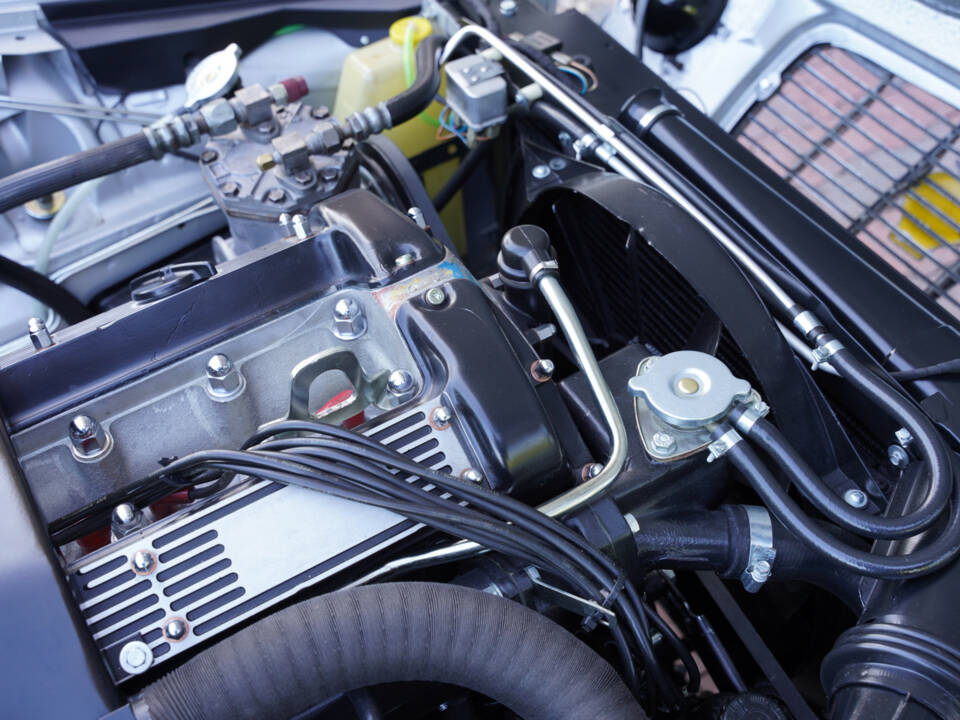 Bild 22/50 von Jaguar XJ 6 C 4.2 (1975)