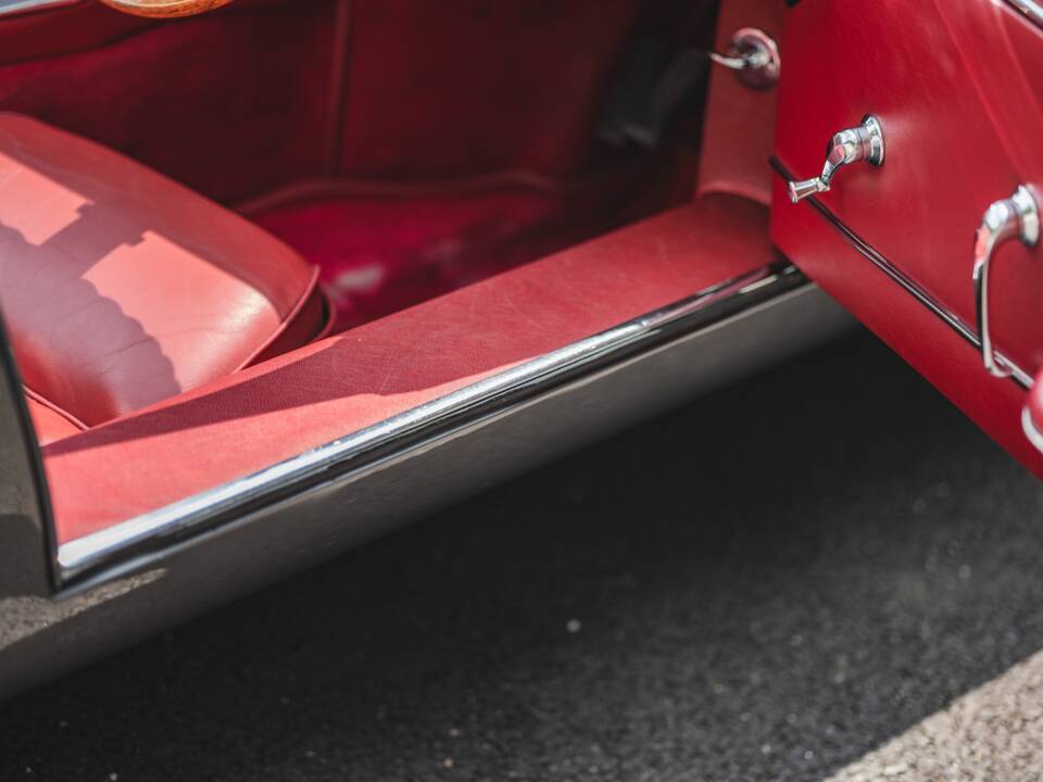 Image 48/50 of Jaguar Type E 3.8 (1963)