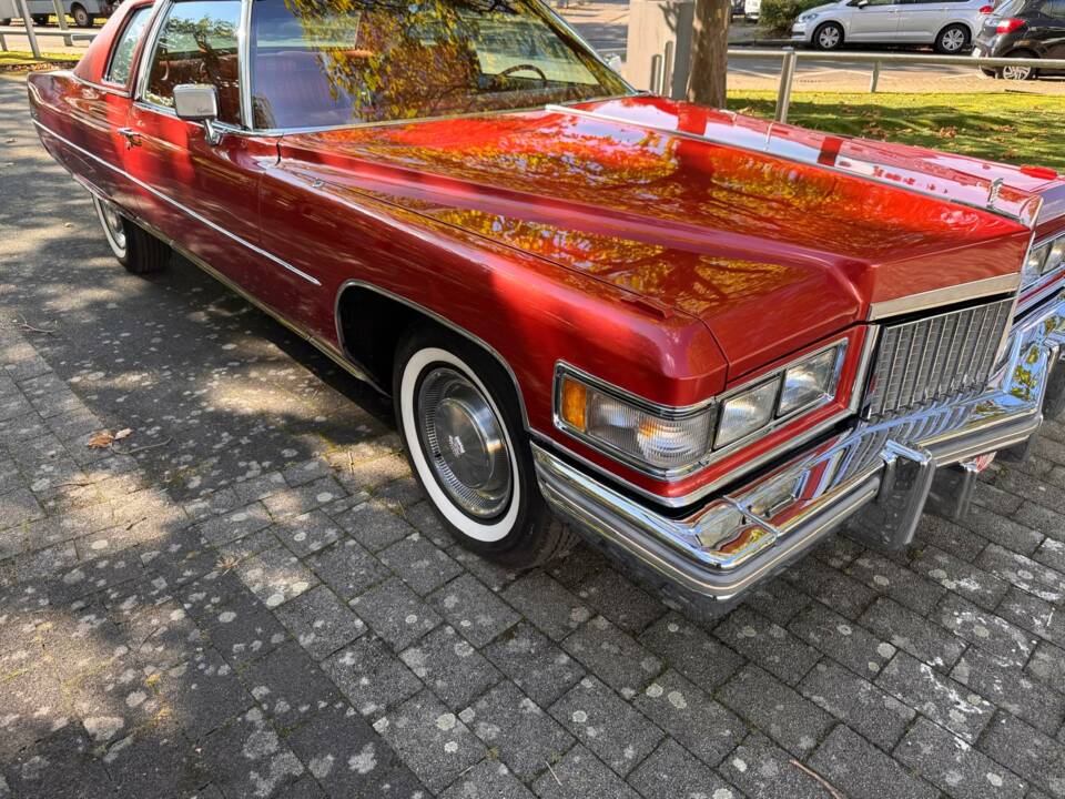 Image 3/30 of Cadillac Coupe DeVille (1975)