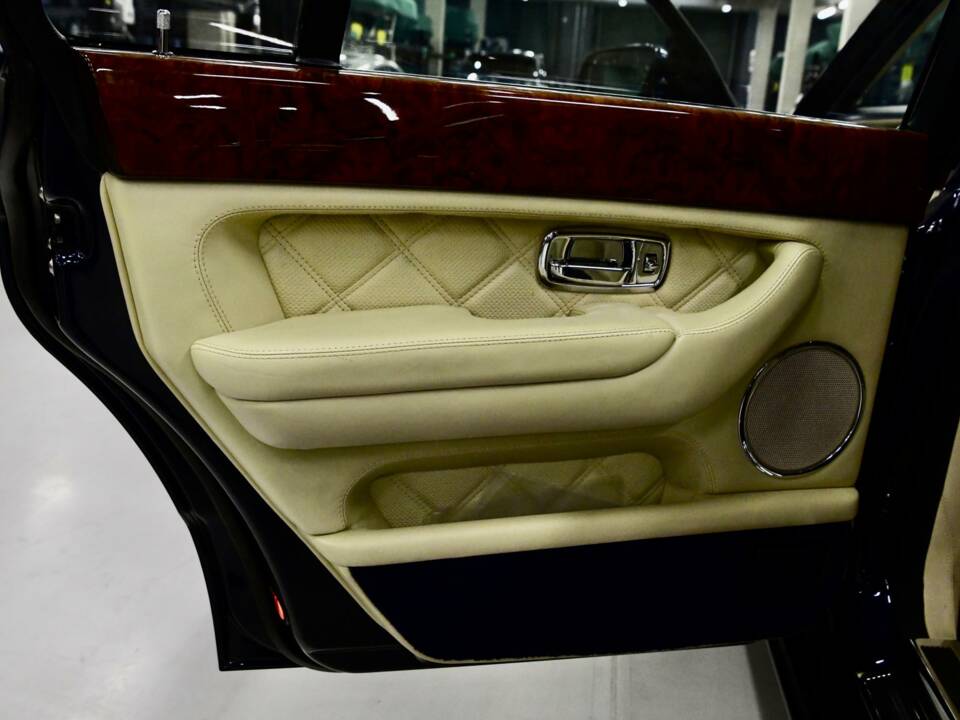Bild 37/50 von Bentley Arnage T (2005)