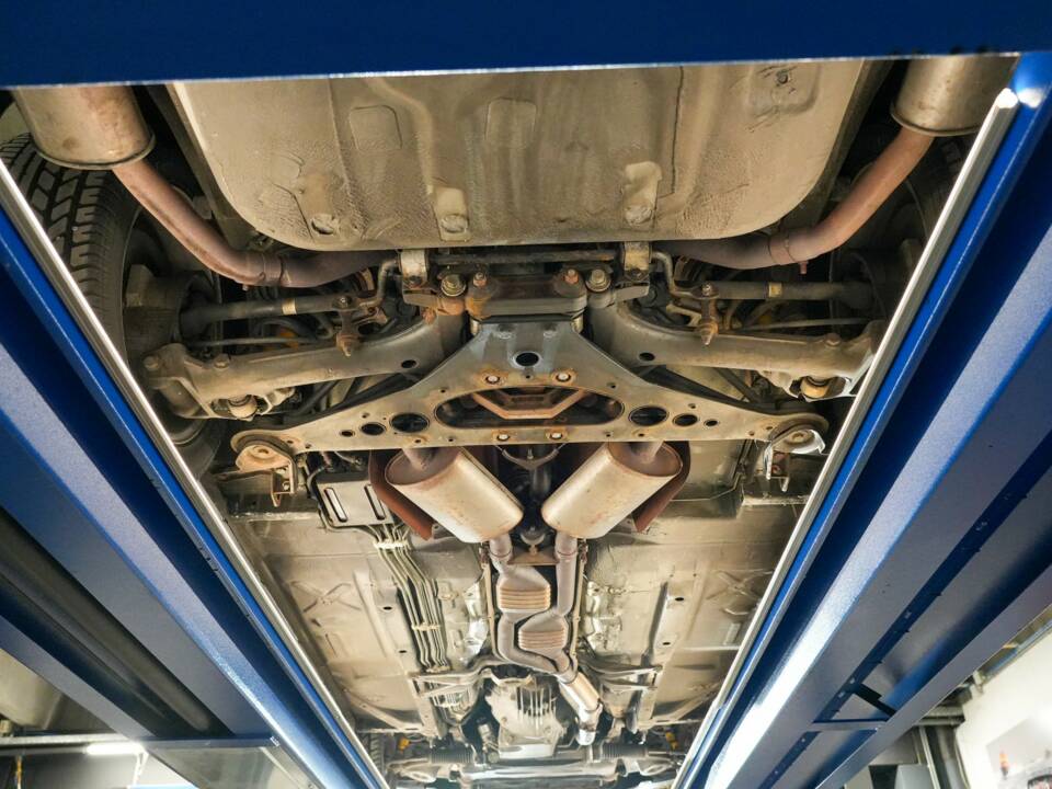 Image 47/50 of Jaguar XJR 4.0 (1995)