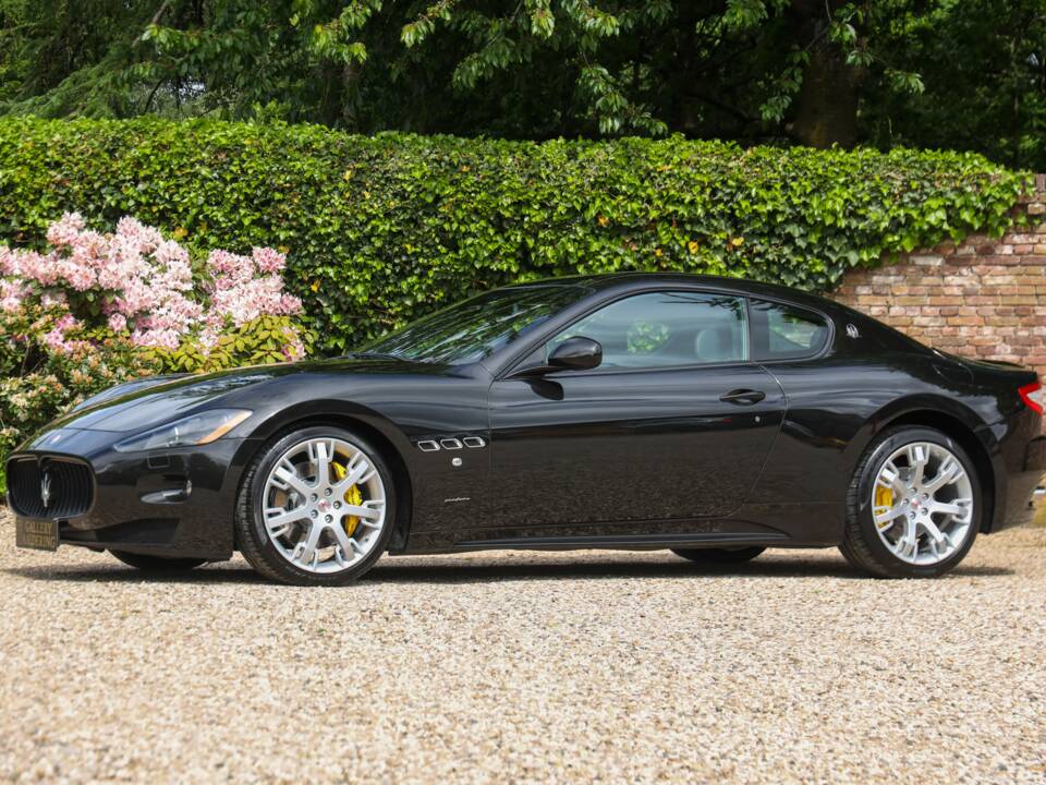 Image 20/50 of Maserati GranTurismo S (2008)