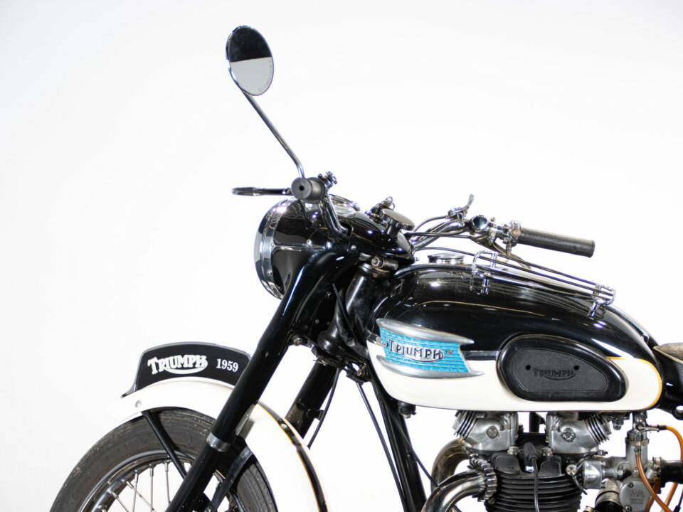 Image 17/50 de Triumph 6T Thunderbird (1958)
