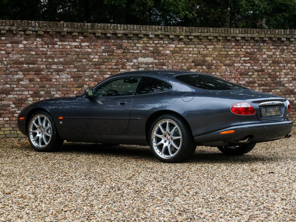 Immagine 49/50 di Jaguar XK8 4.0 (2002)