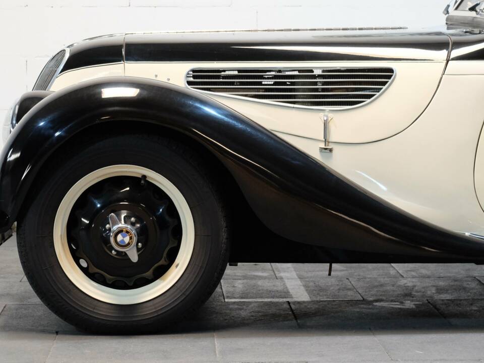Image 18/33 de BMW 327 (1940)