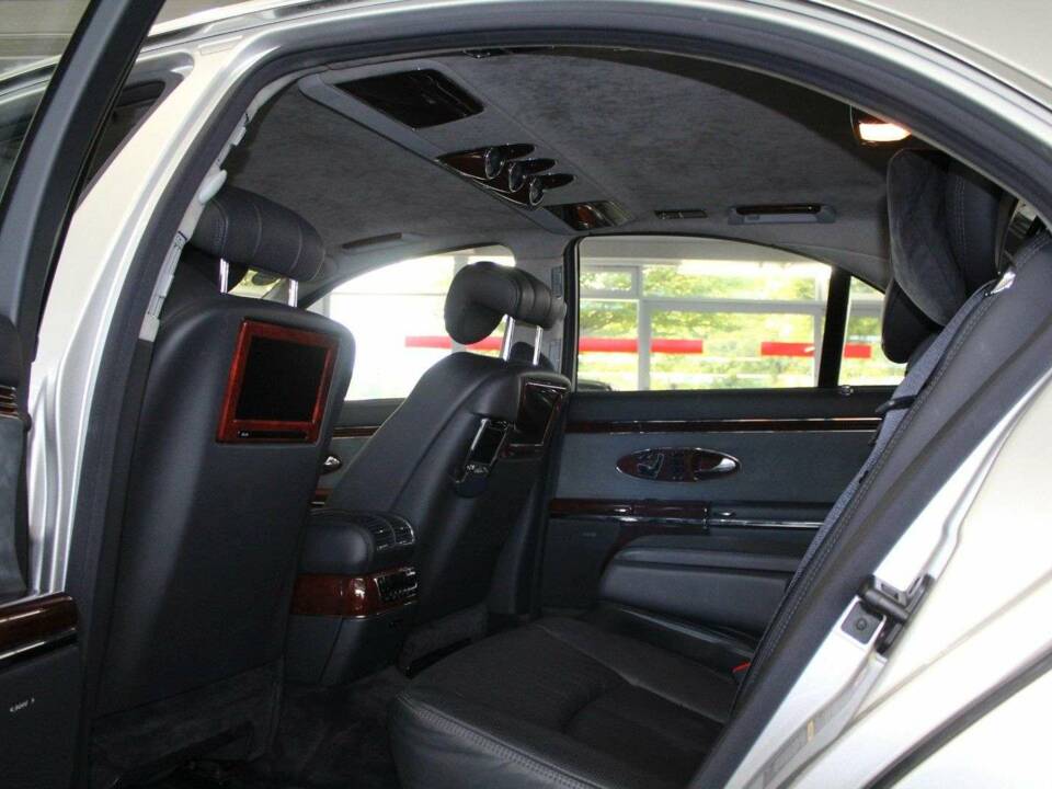 Image 15/20 of Maybach 57 (2004)
