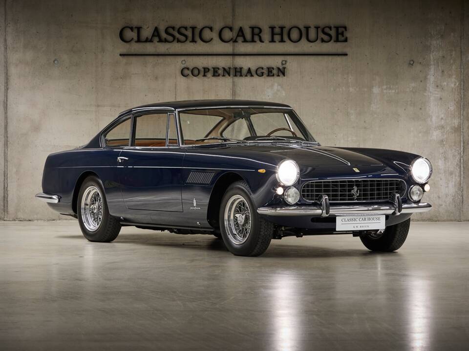 Imagen 13/90 de Ferrari 250 GT 2+2 (1963)
