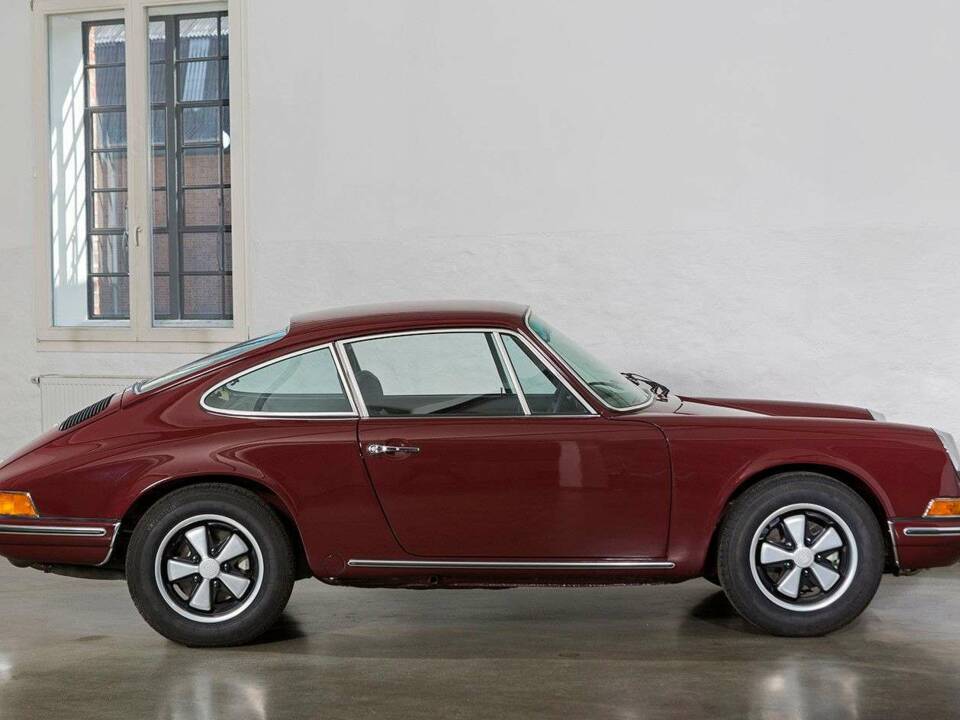 Image 6/20 of Porsche 911 2.2 T (1970)