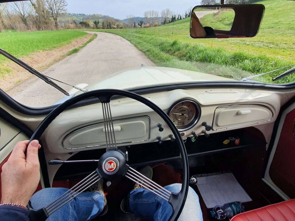 Image 30/66 of Morris Minor 1000 Tourer (1961)