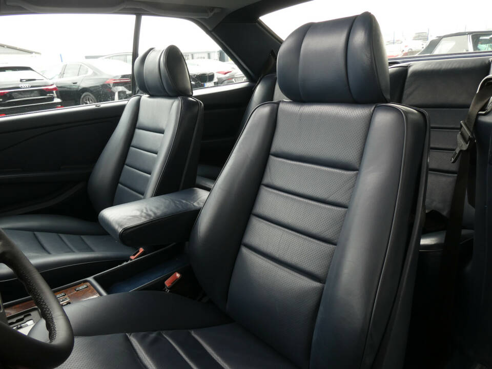 Imagen 11/26 de Mercedes-Benz 560 SEC (1987)