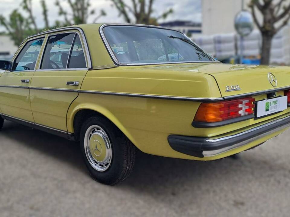 Bild 21/49 von Mercedes-Benz 200 (1979)