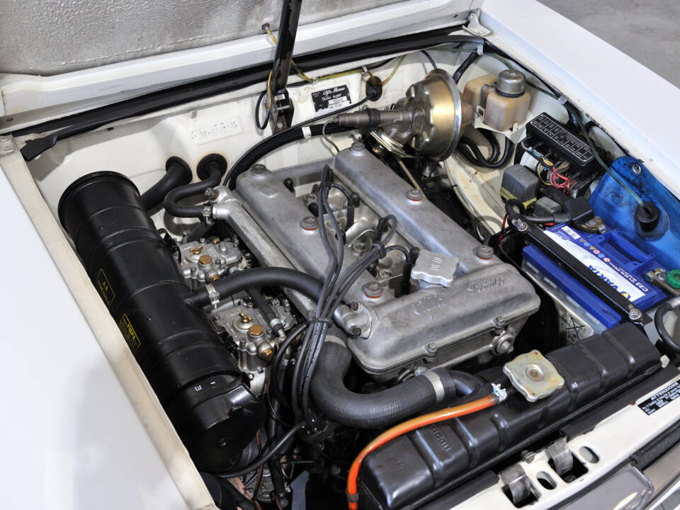 Image 2/63 of Alfa Romeo Giulia 1600 Super Biscione (1969)