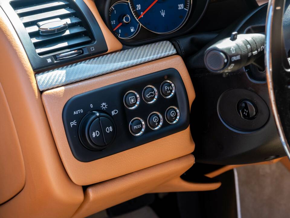 Bild 23/37 von Maserati GranTurismo S (2010)