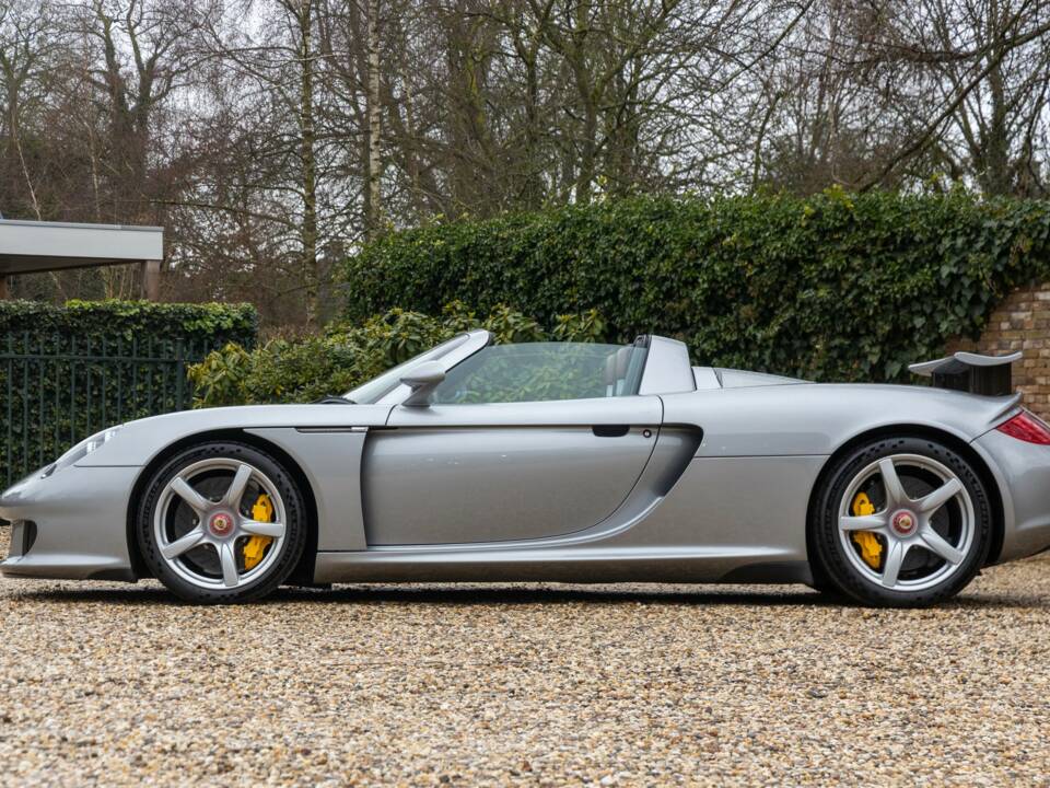 Image 21/50 de Porsche Carrera GT (2005)