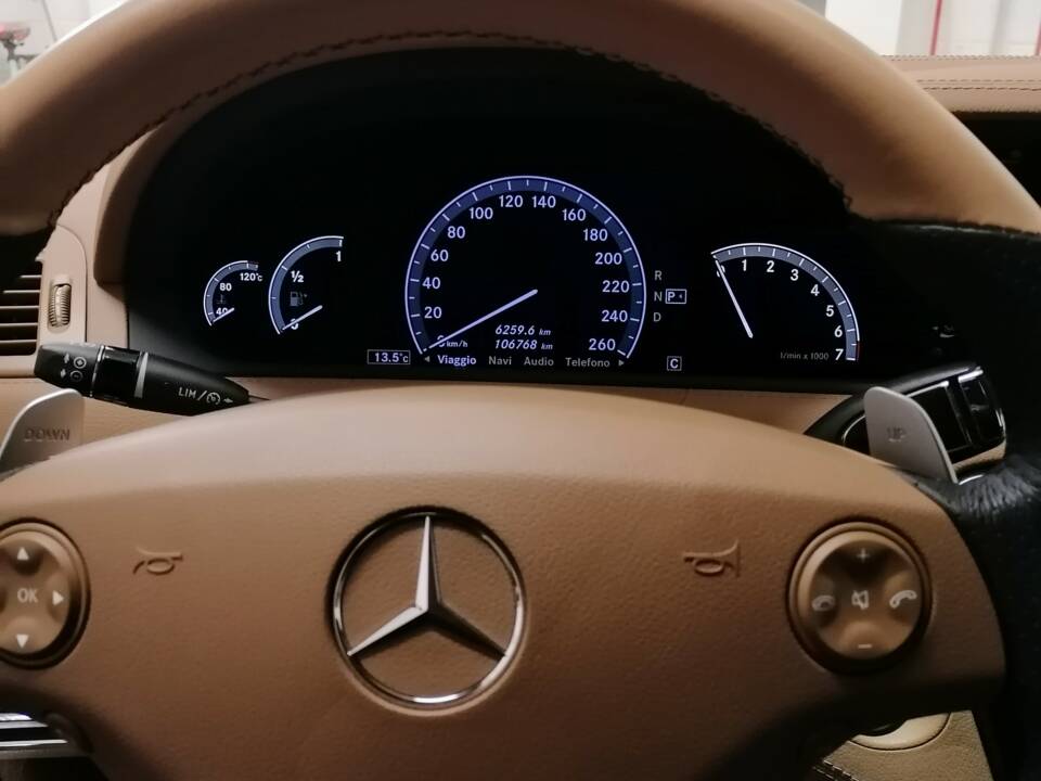 Image 17/26 of Mercedes-Benz CL 500 (2008)