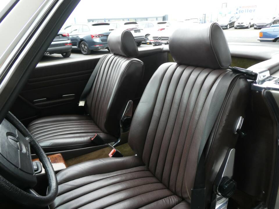 Afbeelding 11/23 van Mercedes-Benz 500 SL (1985)