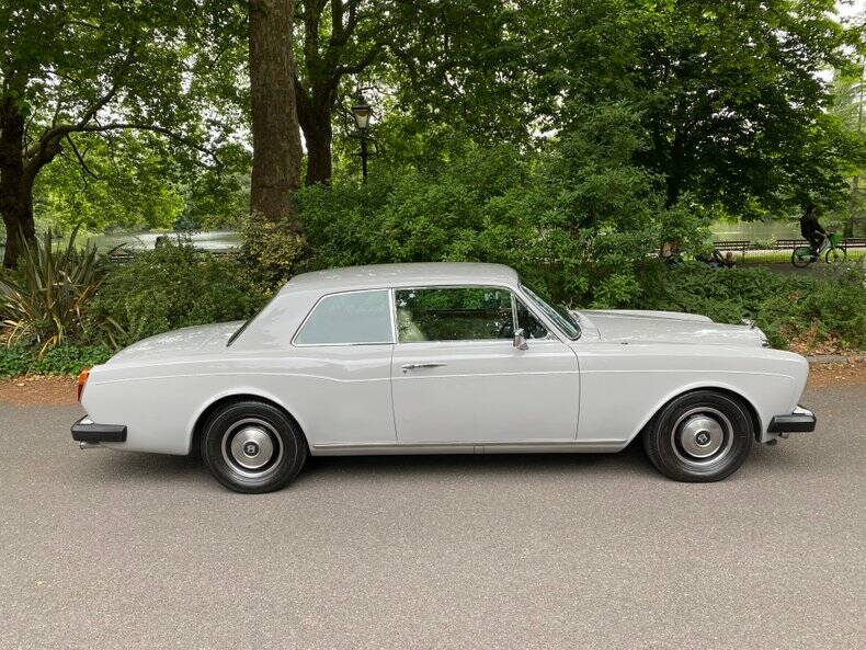 Image 12/50 de Bentley Corniche (1980)