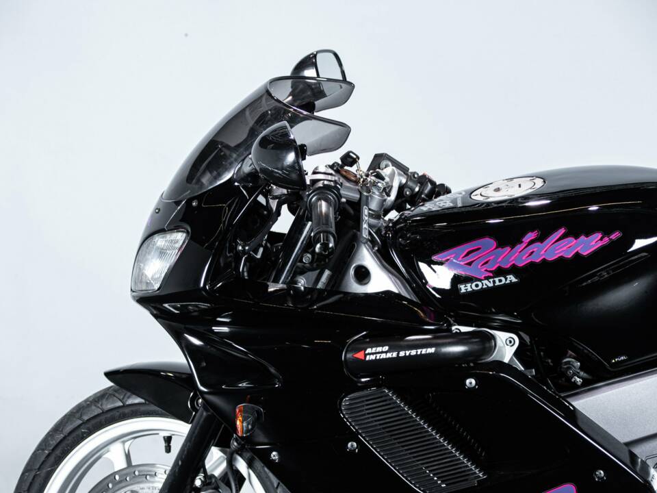 Bild 20/50 von Honda DUMMY (1994)