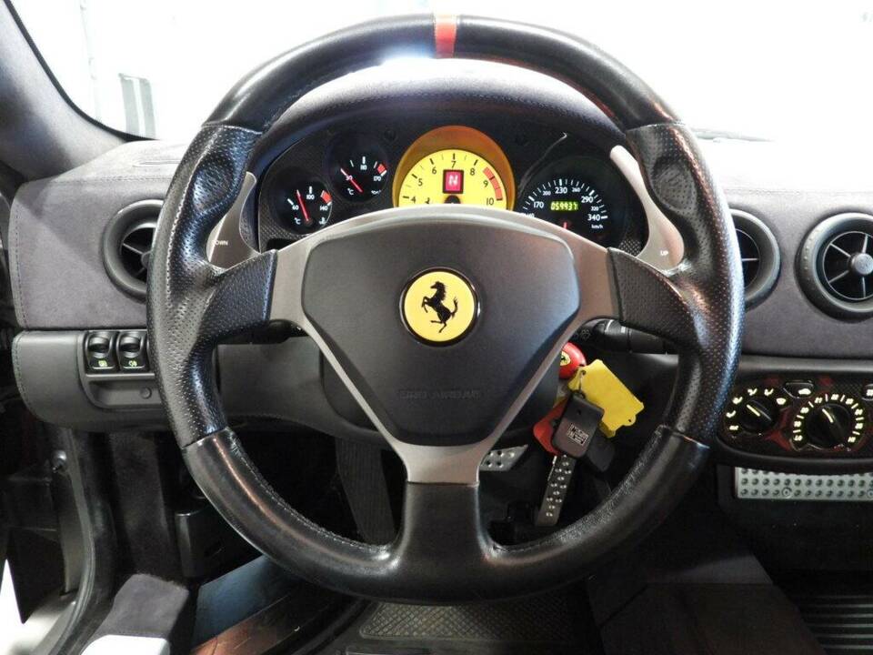 Image 4/9 of Ferrari 360 Challenge Stradale (2004)