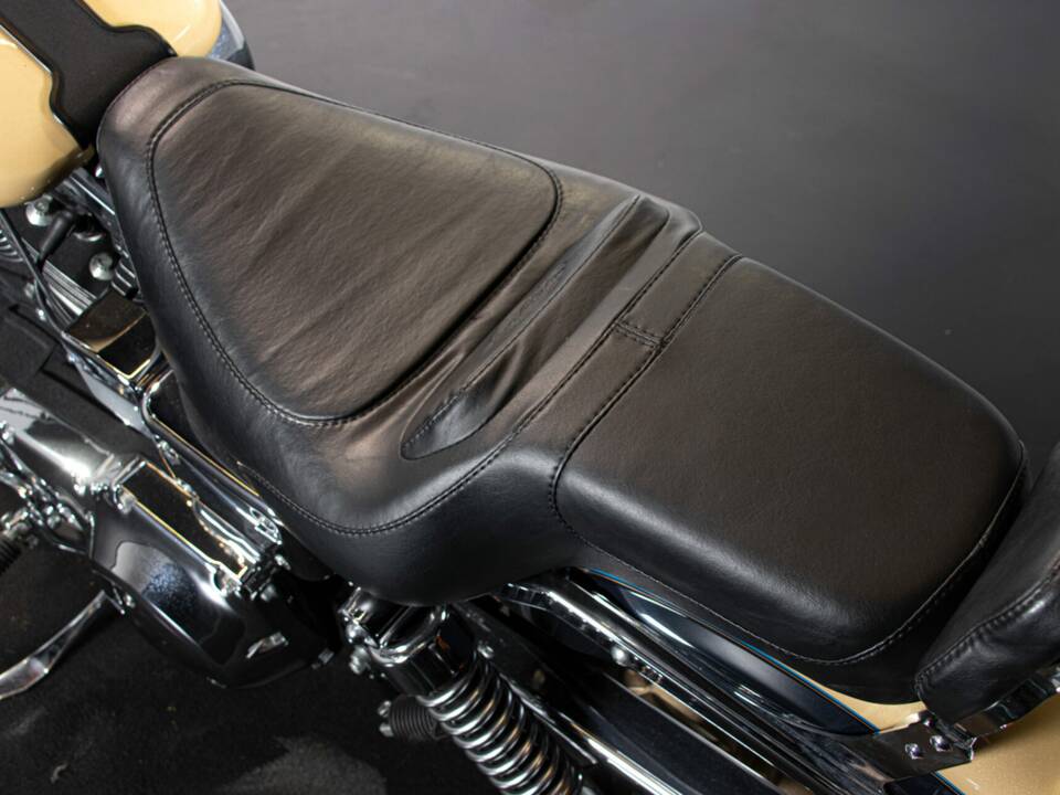 Immagine 49/50 di Harley-Davidson FXDB Dyna Glide Daytona (1992)
