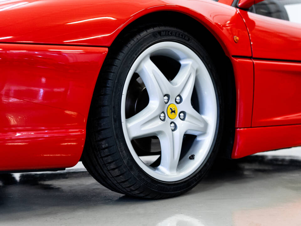 Image 16/54 of Ferrari F 355 GTS (1995)