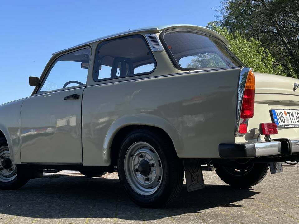 Immagine 3/20 di Trabant 601 S de Luxe (1989)