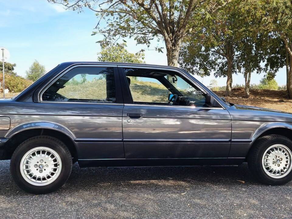 Image 13/100 of BMW 323i (1984)