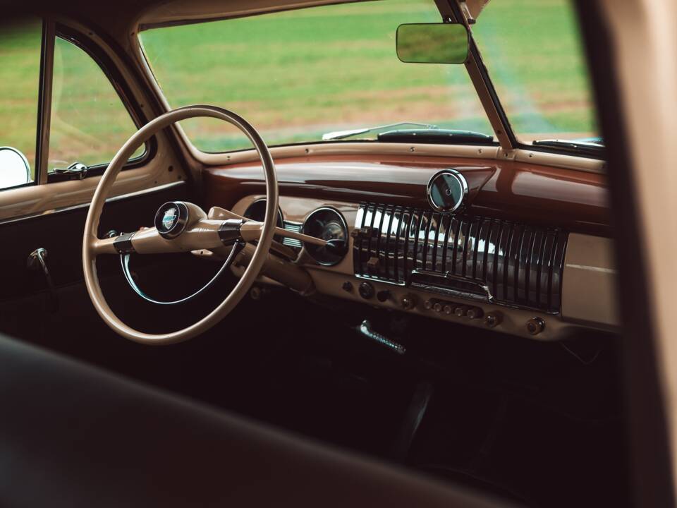 Image 19/28 of Chevrolet Deluxe Styleline (1952)
