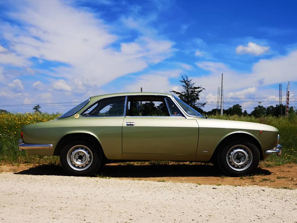 Immagine 4/69 di Alfa Romeo 1750 GT Veloce (1969)