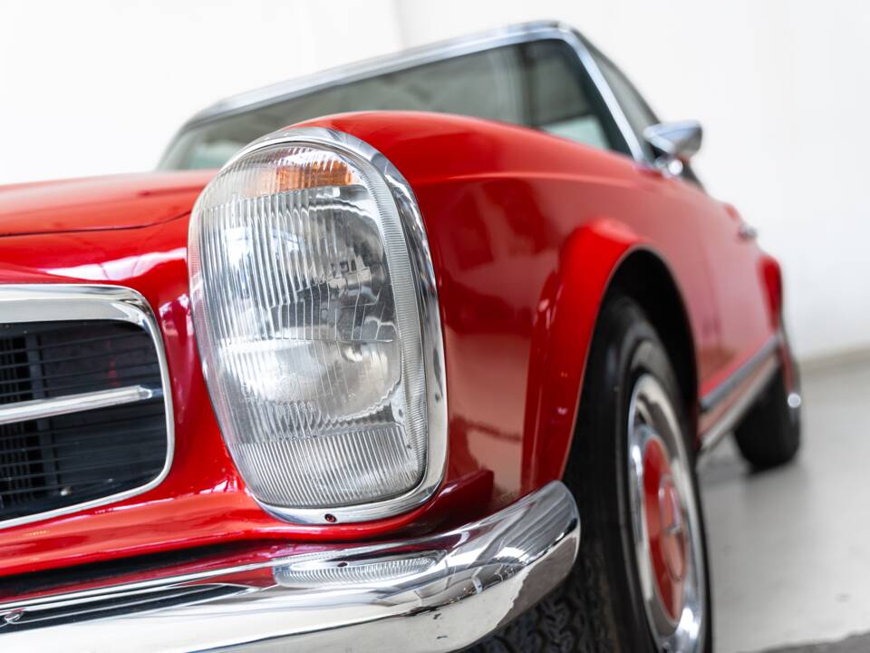 Image 27/35 of Mercedes-Benz 280 SL (1970)